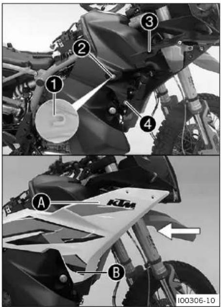 KTM 890 Adventure R Rally (2024) - Monter le déflecteur droit du réservoir de carburant - 1