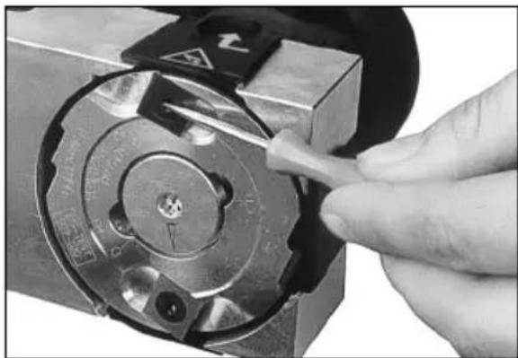 METABO LF 850 S - Girar o reemplazar la cuchilla reversible - 3
