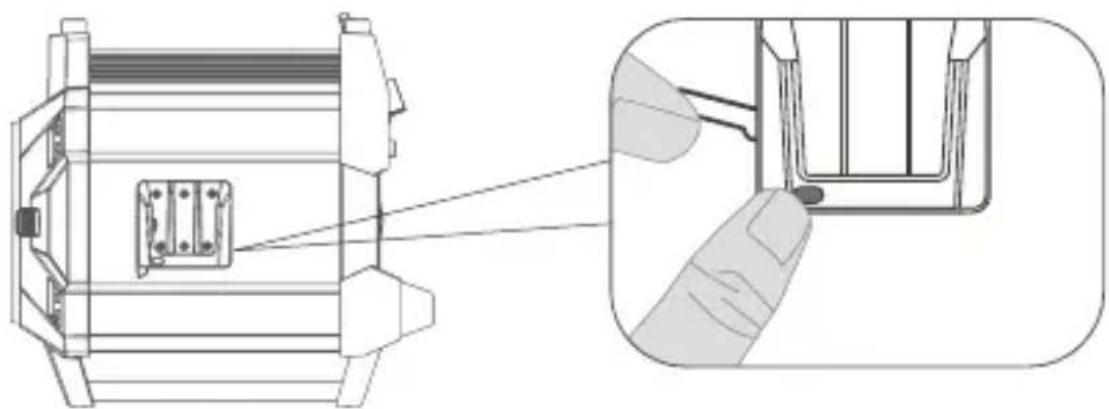 GODOX Knowled MG2400BI - Installation du support en U - 1