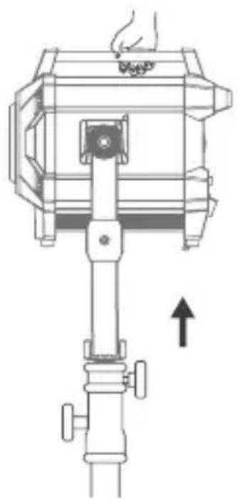 GODOX Knowled MG2400BI - Démontage du support en U - 1
