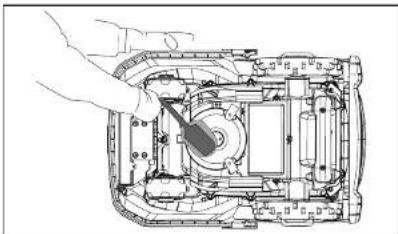 Yard Force SA900B - Reinigen der Unterseite - 1