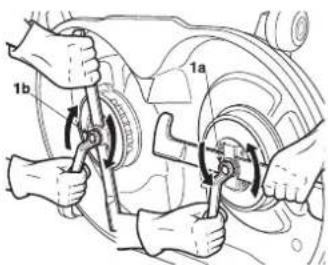 Honda HF2625HME - b) Removing, replacing and rebalancing of cutting means - 1