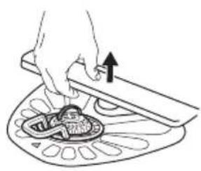 IKEA MEDELSTOR 704.755.04 - Pulizia del mulinello inferiore - 1
