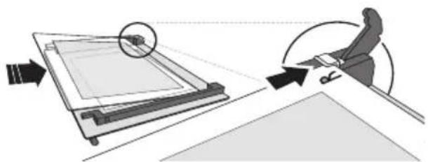 IKEA BEJUBLAD 104.118.50 - Cleaning the glass - 2
