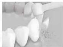 PANASONIC EW-DJ86 - Placez légèrement la pointe de la brosse sur les dents de travers. - 1