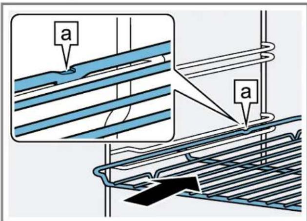 BOSCH HDS8655C - Insertion de la grille dans le four - 1