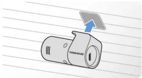 Thinkware QA100 - Fixation de laamera arrête - 3