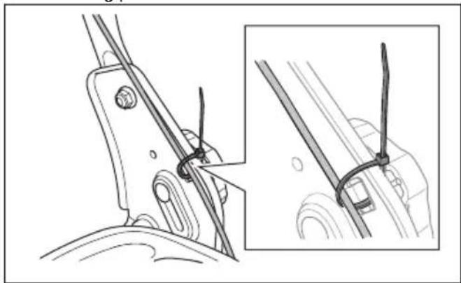 HUSQVARNA LC 251i - To assemble the handle - 7