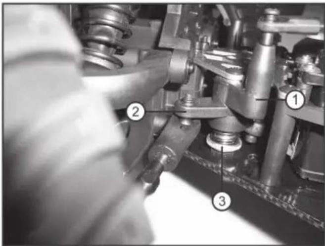Reely Carbon Fighter III - e) Setting the Servo Saver - 1