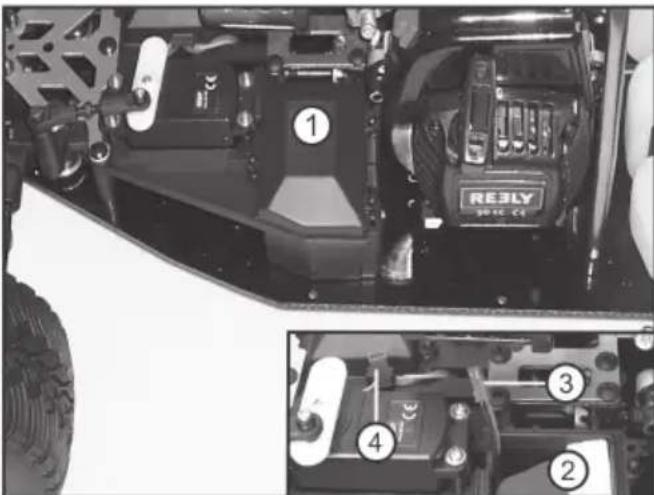 Reely Carbon Fighter III - c) Empfängerakku in das Fahrzeug einsetzen - 1