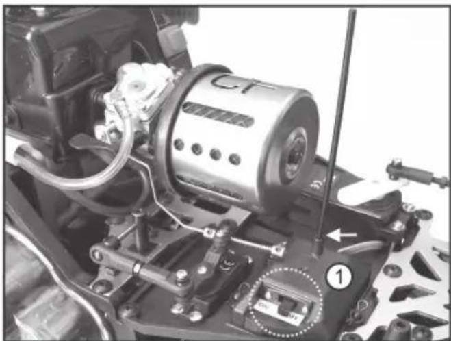Reely Carbon Fighter III - b) Leggen van de antennekabel van de ontvanger - 1