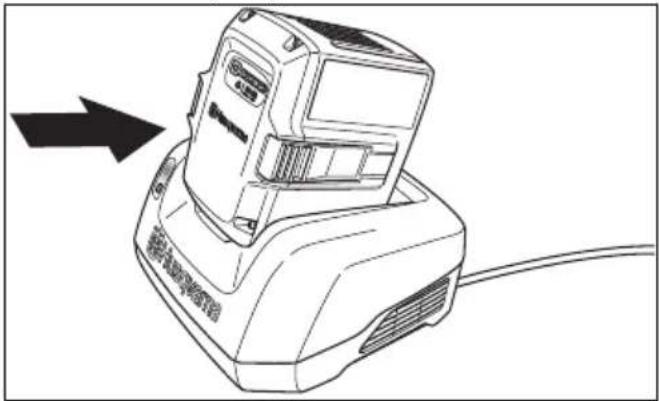 HUSQVARNA LC 251iS - Akun lataaminen - 2