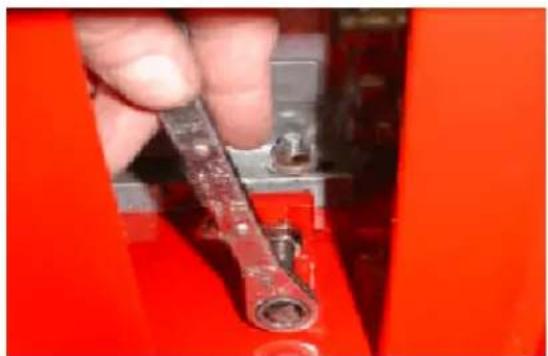 TORO 22602 - Drive Belt Adjustment - 4