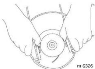 TORO 13in 51356 - Installing the Guard - 2