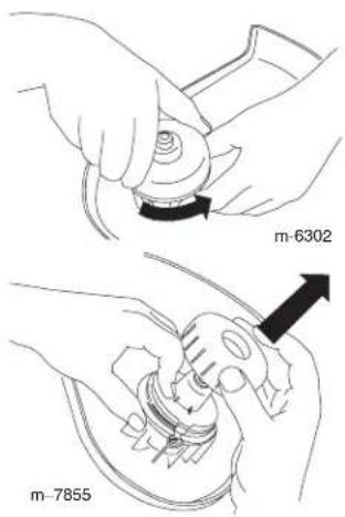 TORO 51347 - Removing the Spool - 1