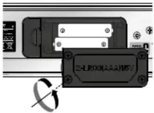 Laserliner DigiLevel Compact - Plaatsen van de batterijen - 1