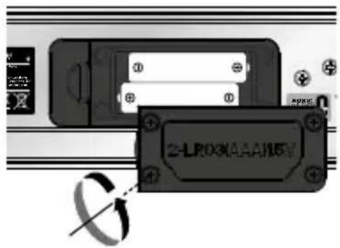 Laserliner DigiLevel Compact - sætning af batterier - 1
