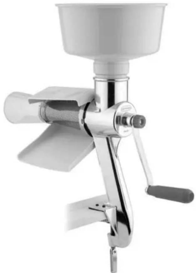 WestBend Food Strainer & Sauce Maker 220 - PASSOIRE & SAUCIÈRE - 1