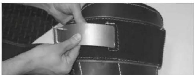 Klein Tools 2214 - ASSEMBLING THE HydrA-COOL™ PAdS TO THE CLIMBERs - 6