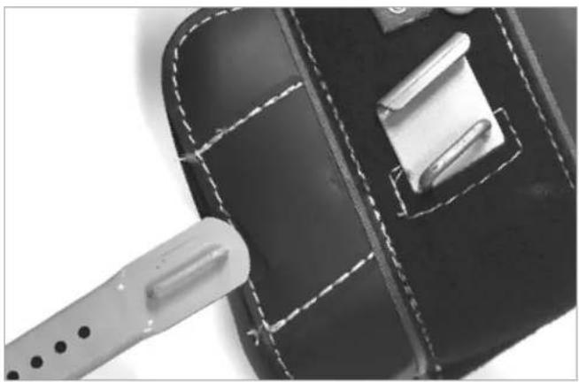 Klein Tools 2214 - ASSEMBLING THE HydrA-COOL™ PAdS TO THE CLIMBERs - 7