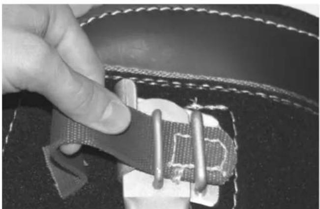 Klein Tools 2214 - ASSEMBLING THE HydrA-COOL™ PAdS TO THE CLIMBERs - 9