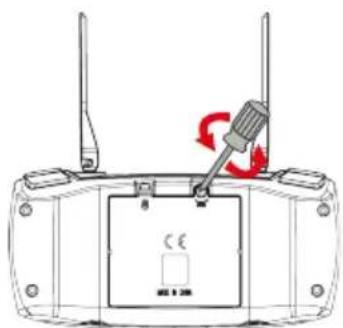 Prixton Sky 4K - INSTALLATION DES PILES DE LA TÉLÉCOMMANDE - 1