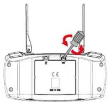 Prixton Sky 4K - BATTERIJEN IN DE AFSTANDSBEDIENING PLAATSEN - 1