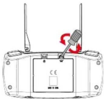 Prixton Sky 4K - INSTALACIÓN DE LAS PILAS DEL MANDO - 1