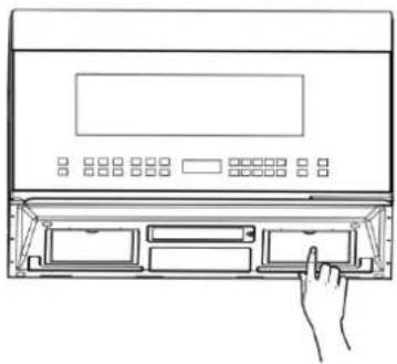 BERTAZZONI KOTR30XV - Entretien et nettoyage du four à micro-ondes - 1