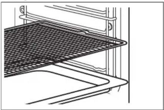 ELECTROLUX EOM3H04X - Einsetzen des Zubehörs - 3