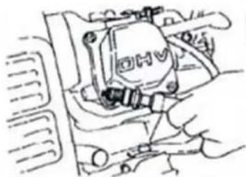 CrossTools CPG 5500 NEV - Checking the spark plug - 1