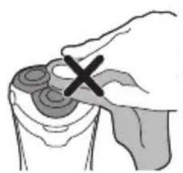 PHILIPS Series 3000 S3230 - Cleaning the shaver - 2