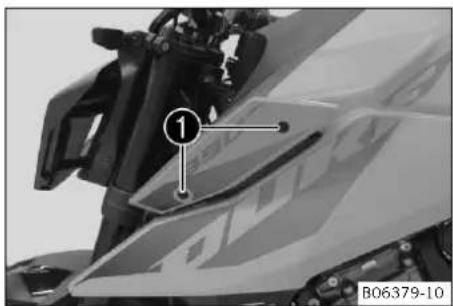 KTM 990 Duke (2024) - Déposer le déflecteur gauche - 1