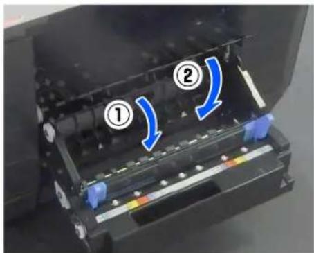 EPSON SureLab SL-D1000 - Si le bord d'attaque du papier rouleau est irrégulier, coupez-le en ligne droite à l'aide d'une paire de ciseaux, par exemple. - 7