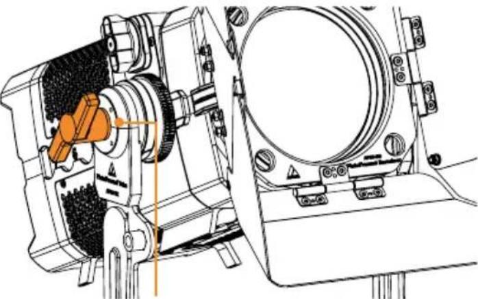 Astera Pluto Fresnel - Fissaggio staffa a U (AF80-YK) con basetta per staffa a U (AF80-YKB) - sgancio rapido - 3