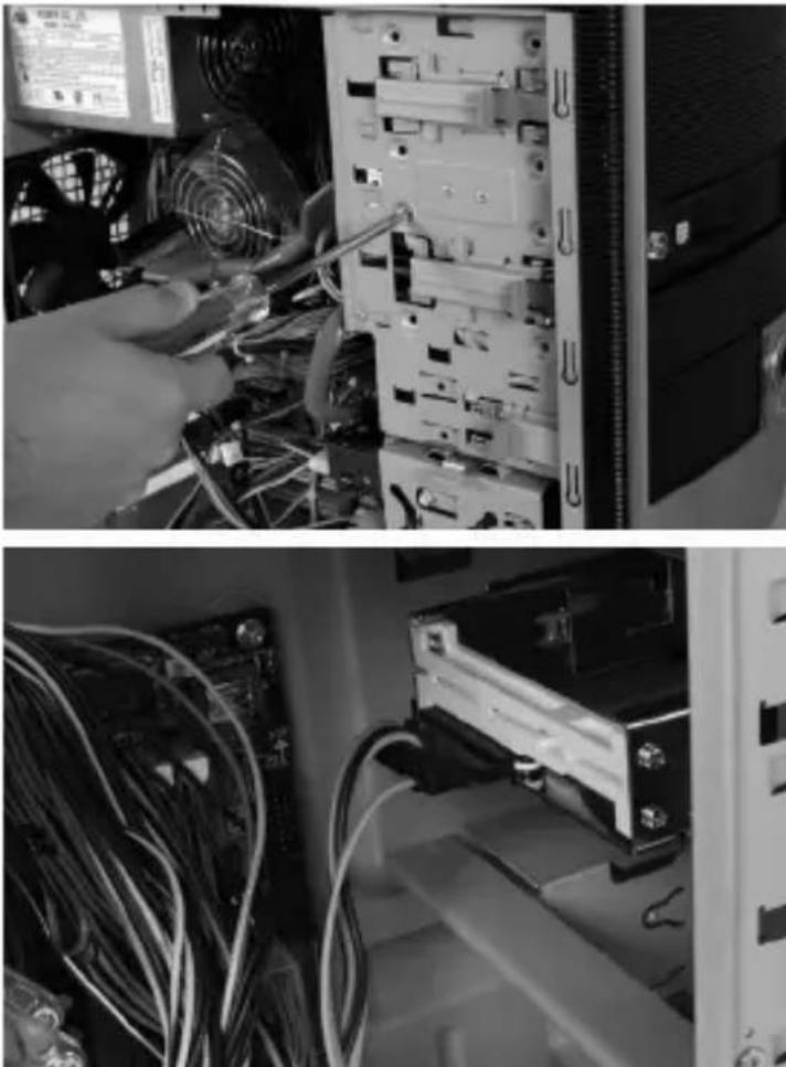 StarTech.com HSB100SATBK - Installation du Cadre Amovible du Disque dans l'Ordinateur - 1