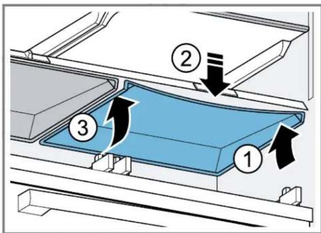 BOSCH NGM5059UC - Fitting the fruit and vegetable container cover - 2