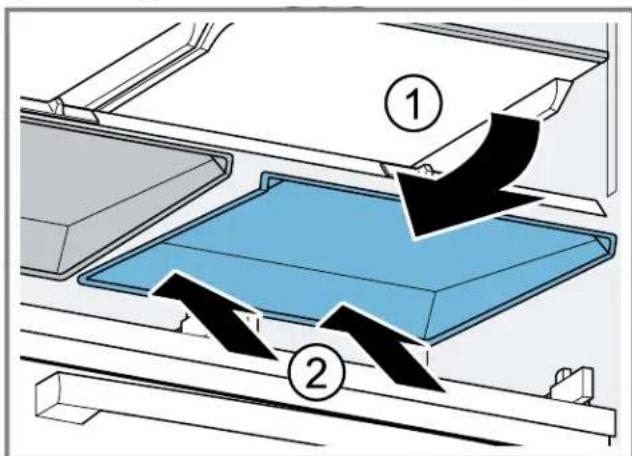 BOSCH NGM5059UC - Fitting the fruit and vegetable container cover - 1