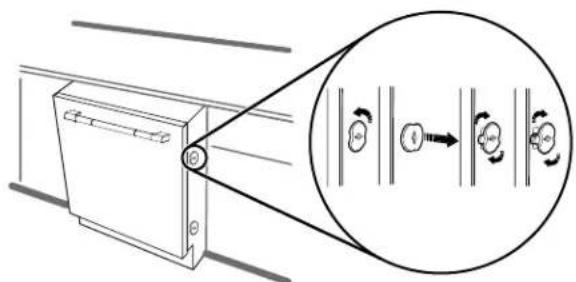 KITCHENAID KDTF924PPA - Déplacer le lave-vaisselle pres de l'ouverture d'encastrement - 2