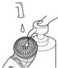 PANASONIC ES-ED64 - Pour a small quantity of water and shower gel into the center of the exfoliation brush [H⑨]. - 1