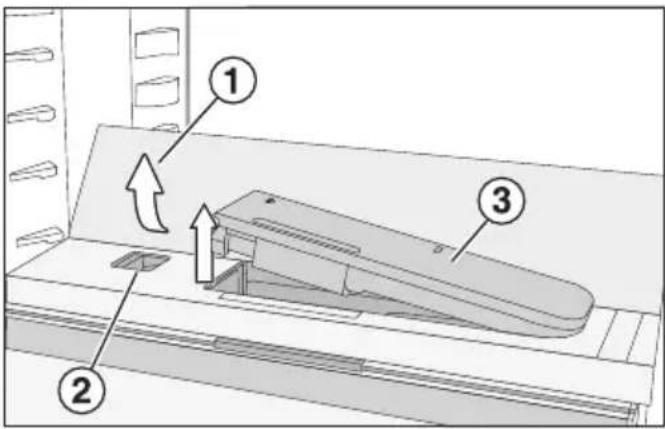 MIELE K 7778 C - Remplir le réservoir d'eau pour le brumisateur - 1