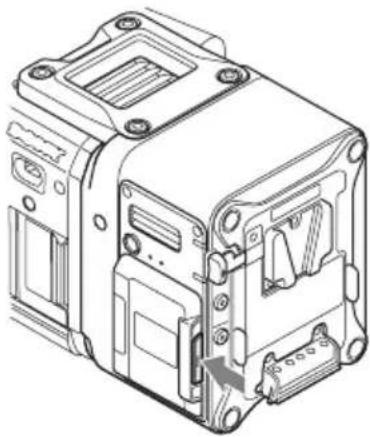 SONY AXS-R7 - Inserción de una tarjeta de memoria AXS - 1