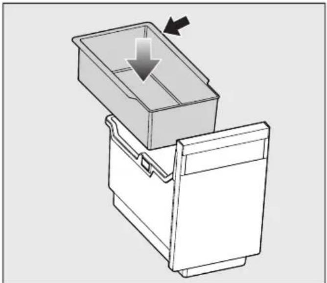 MIELE FNS 7794 D R - Replacer la tablette coulissante avec Ice&PizzaBox. - 3