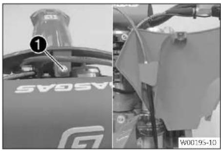 GasGas MC 450F Prado Edition (2025) - Démontage de la plaque avant cross - 1