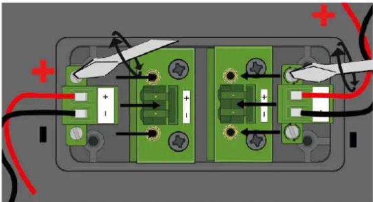 Power Dynamics PDCS403V - ŠROUBOVÉ SVORKY - 1