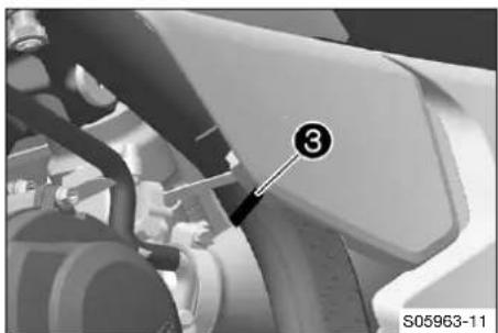 HUSQVARNA TC 65 (2025) - Monter le cache latéral gauche - 3