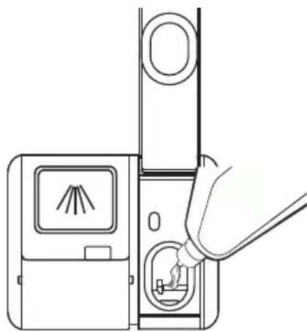 BRANDT DWJ137DS - Filling The Rinse Aid Reservoir - 2