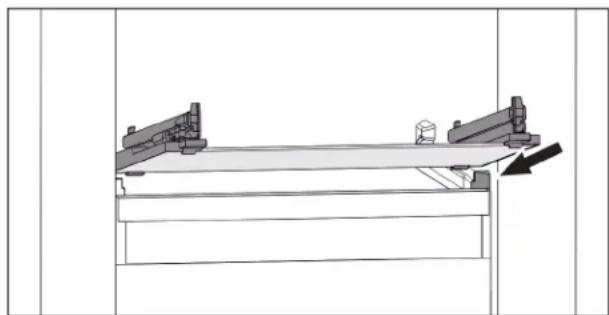 LIEBHERR SCNsdh 752i - Retirer / insérer la tablette en verre - 2