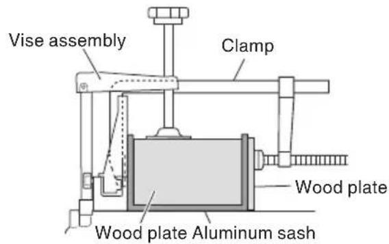 HITACHI C 12RSH2 - NOTE: When cutting a single groove at either end of the workpiece, remove the unneeded portion with a chisel. - 2