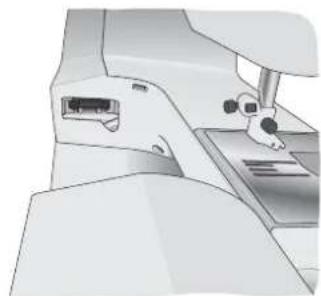 Husqvarna-Viking Designer Brilliance 80 - Branchement de l'unité de broderie - 1